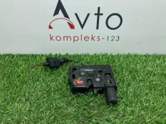 Замок капота Audi Q3