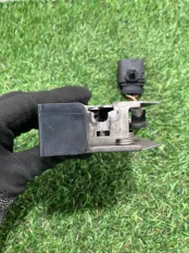 Замок капота Volkswagen Touareg