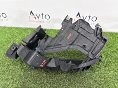 Кронштейн фары Audi A4