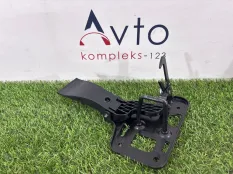 Крючок капота Audi A4