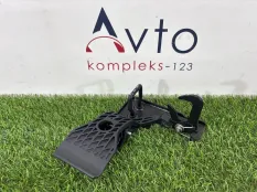 Крючок капота Audi A3