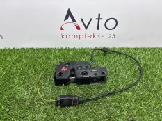 Замок капота Audi A4