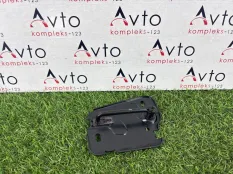 Ответная часть замка капота Audi A3