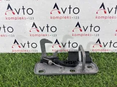 Крючок капота Volkswagen Tiguan