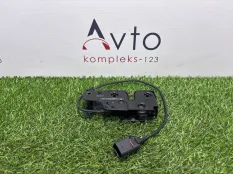 Замок капота Audi A4