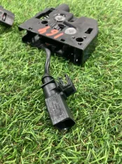 Замок капота Audi A3