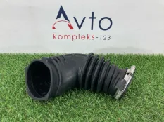 Патрубок воздушного фильтра Audi A4