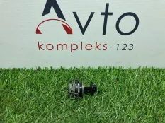 Болт регулировки фары Volkswagen Caddy Maxi