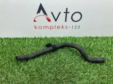 Патрубок системы охлаждения Audi Q3