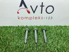 Болт кронштейна ДВС Audi Q3