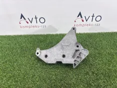 Кронштейн двигателя Volkswagen Tiguan