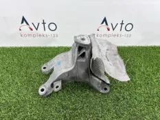 Кронштейн двигателя Audi A4