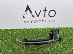 Повторитель поворота в зеркало Audi A4