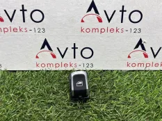 Кнопка стеклоподъемника Audi A1