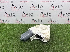 Моторчик стеклоподъемника Audi Q3