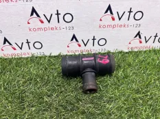 Тройник системы охлаждения Skoda Superb