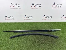 Молдинг стекла Audi A4