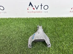 Кронштейн опоры двигателя Audi A4