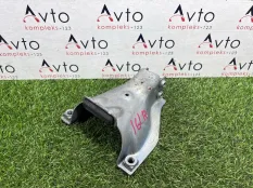 Кронштейн двигателя Audi A4