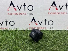 Кнопка стеклоподъемника Audi A3