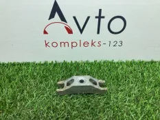 Кронштейн форсунки Volkswagen Caddy Maxi