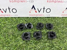 Клипса дверной карты Audi A3