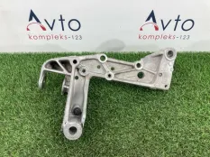 Кронштейн рычага Skoda Superb