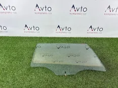 Стекло двери Skoda Fabia