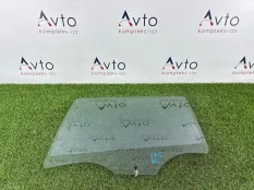 Стекло двери Skoda Fabia