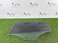 Стекло двери Audi A4