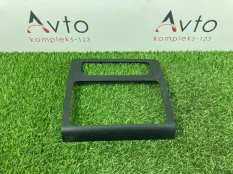 Рамка магнитолы Volkswagen Caddy