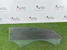 Стекло двери Audi A4