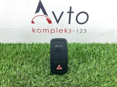 Кнопка аварийной сигнализации Audi A1