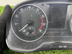 Панель приборов Skoda Fabia