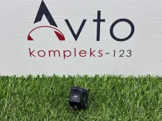 Кнопка стеклоподъемника Audi A4