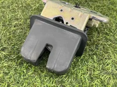 Замок багажника Audi A3