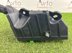 Блок предохранителей Volkswagen Golf