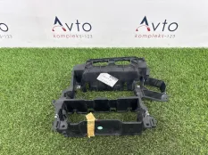 Крепление магнитофона Audi A6