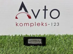 фонарь подсветки номера Audi A4