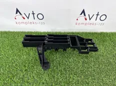 Кронштейн блока предохранителей Audi A7