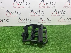 Кронштейн блока предохранителей Audi A5