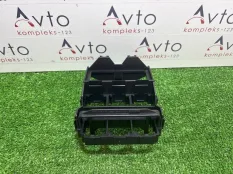 Кронштейн блока предохранителей Audi A5