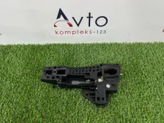 Кронштейн ручки двери Audi A6