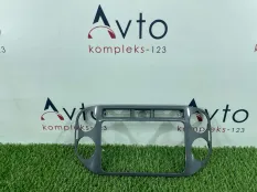 Рамка магнитолы Volkswagen Tiguan