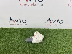 Моторчик стеклоподъемника Audi A7