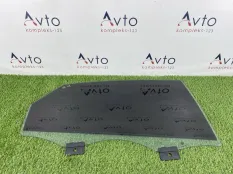 Стекло двери Audi A8