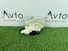 Замок двери Audi A8