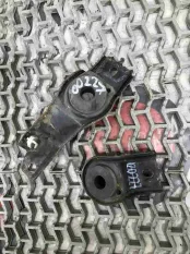 Кронштейн радиатора Honda Accord