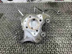 Кулак задний левый Honda Accord