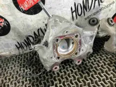 Кулак задний левый Honda Accord